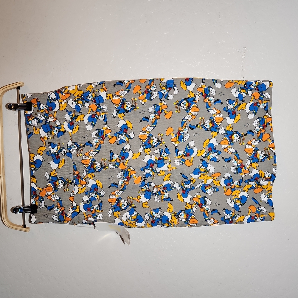 LULAROE Disney Grumpy Daffy Duck XS Cassie Pencil Stretch Skirt